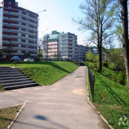 Продажа 3-комн квартиры на вторичном рынке Жерновская 2-я ул ,  д. 25