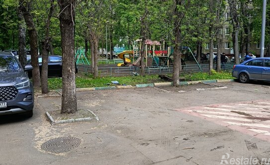 Продажа 2-комн квартиры на вторичном рынке улица Михайлова,  д. 17