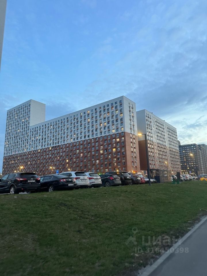 Продажа 2-комн квартиры на вторичном рынке Ясеневая улица, 12к1