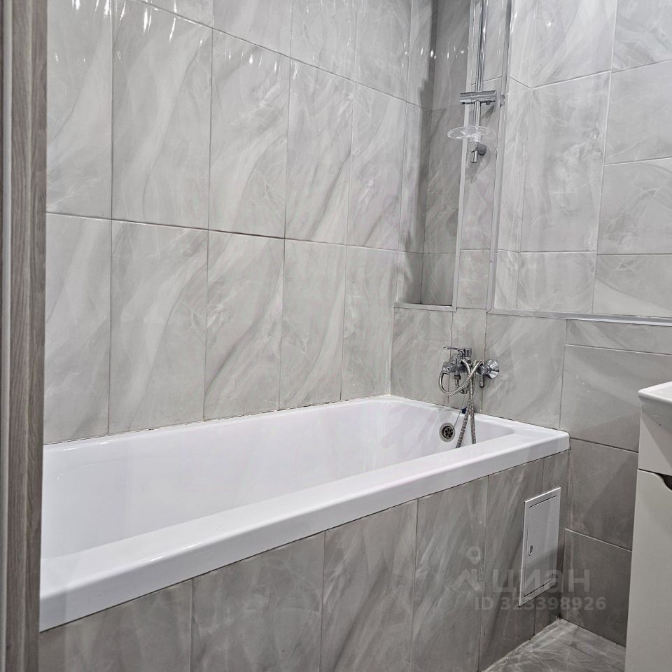 Продажа 3-комн квартиры на вторичном рынке Голубое пгт, проезд Сургутский, 1к3