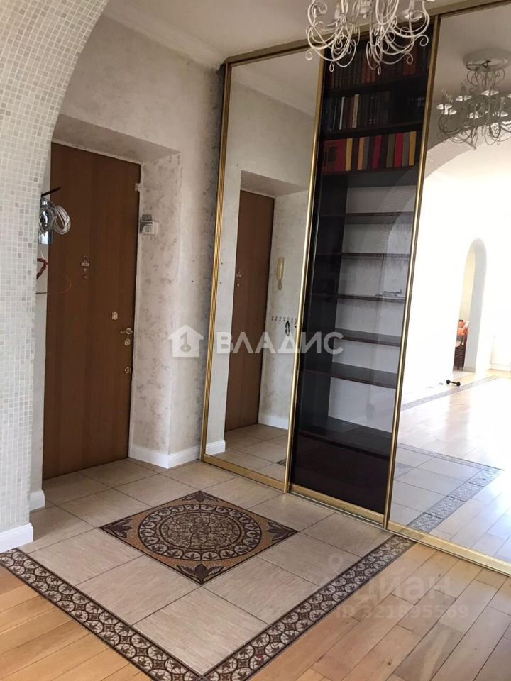 Продажа 4-комн квартиры на вторичном рынке Московско-Казанский переулок, 5-7