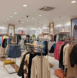 Продажа торгового помещения Кантемировская ул,  д. 45