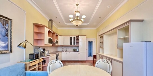 2-комн квартира ул Нежинская,  д. 8,  к. 2