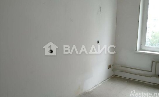 Продажа 3-комн квартиры на вторичном рынке Ясеневая ул,  д. 6