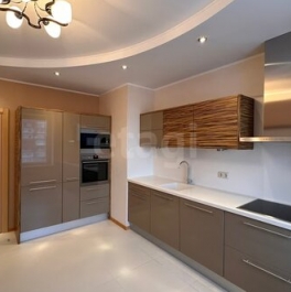 Продажа 3-комн квартиры на вторичном рынке Долгоозёрная улица,  д. 14