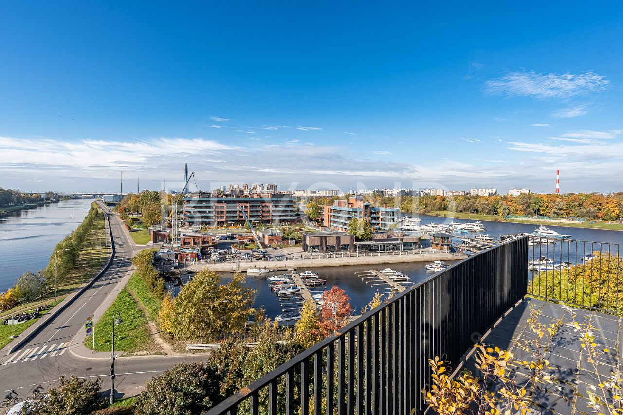 Продажа 5-комн квартиры на вторичном рынке набережная Мартынова, 74Г