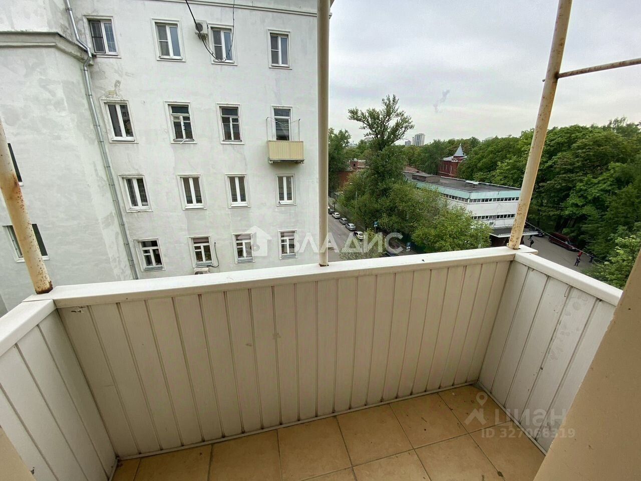 Продажа 3-комн квартиры на вторичном рынке Малая Остроумовская улица, 1/10