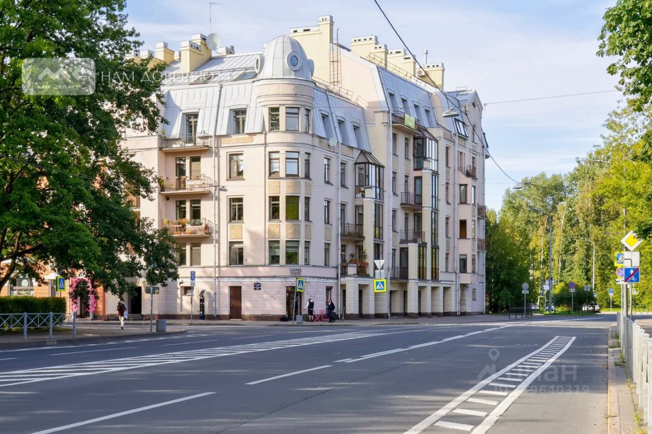 Продажа 6-комн квартиры на вторичном рынке Константиновский проспект, 1/24
