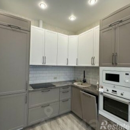 Продажа 2-комн квартиры на вторичном рынке ул Адмирала Макарова,  д. 6А