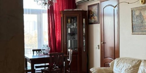 3-комн квартира улица Бориса Галушкина, 26