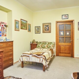 Продажа 3-комн квартиры на вторичном рынке Нарвский пр-кт,  д. 8