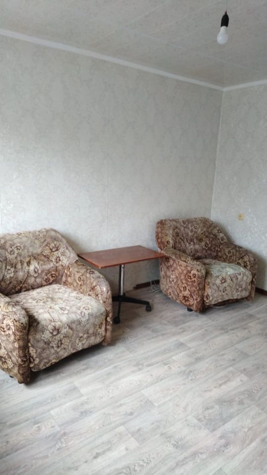 Продажа 2-комн квартиры на вторичном рынке д. Камышовка, улица Поселковая, 6