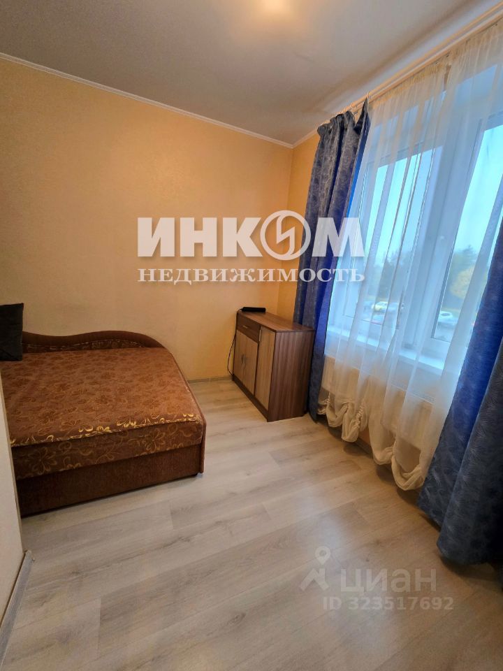 Продажа 1-комн квартиры на вторичном рынке Нахабино пгт, улица Белобородова, 6