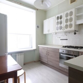 Продажа 2-комн квартиры на вторичном рынке Суворовский пр-кт,  д. 16/13