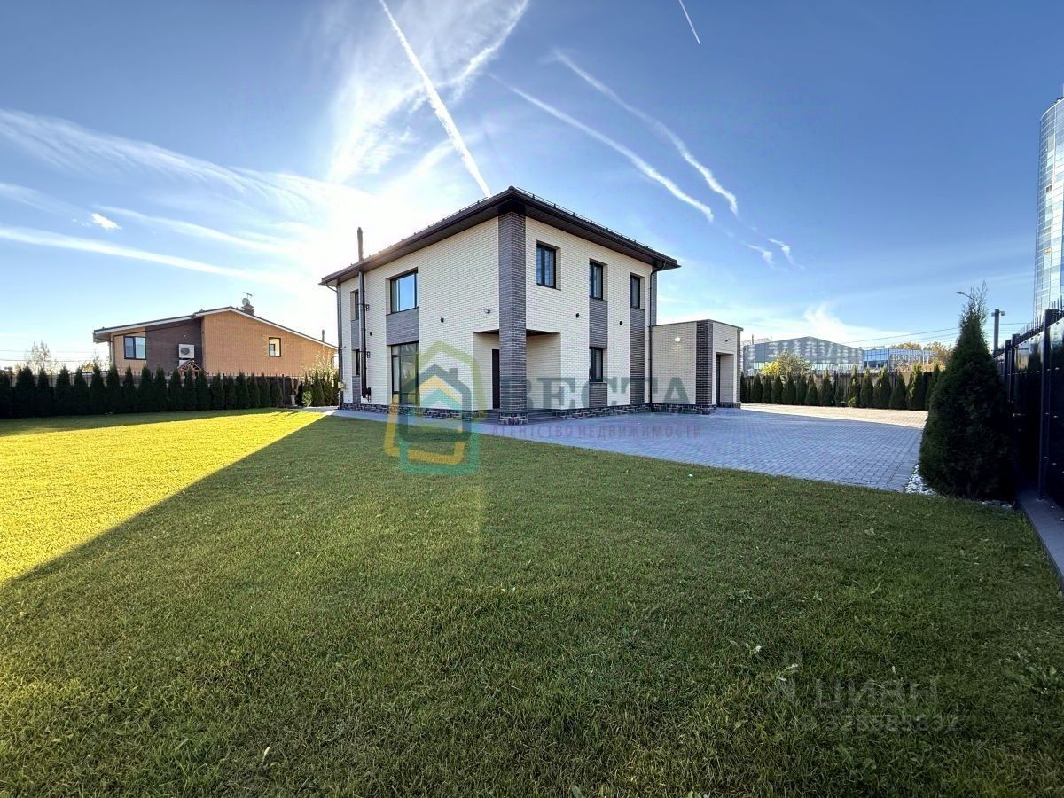 Продажа дома пос. Стрельна, улица Кирпичная, 8