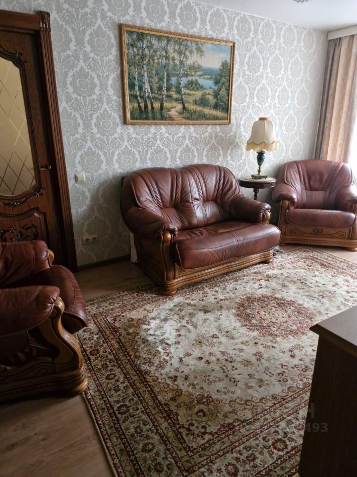 Продажа 2-комн квартиры на вторичном рынке улица Ленсовета, 73к1