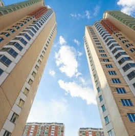 Продажа 1-комн квартиры на вторичном рынке Железнодорожный, улица Андрея Белого,  д. 2