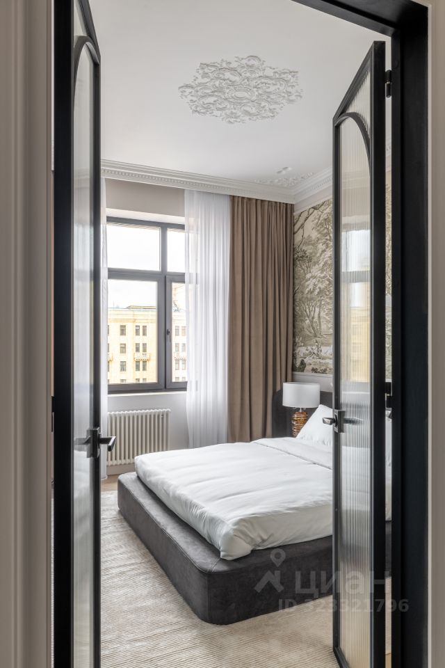 Продажа 1-комн квартиры на вторичном рынке Кутузовский проспект, 2/1К1А