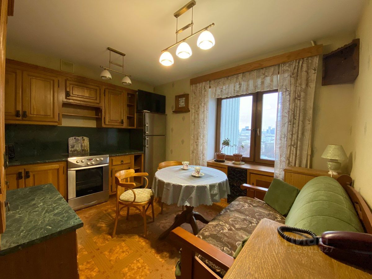 Продажа 3-комн квартиры на вторичном рынке улица Маршала Мерецкова, 2