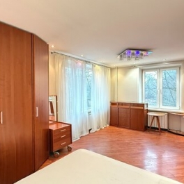 Продажа 1-комн квартиры на вторичном рынке Химки, ул Спартаковская,  д. 1