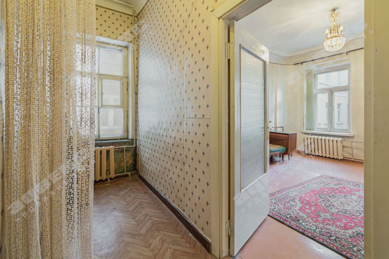 Продажа 3-комн квартиры на вторичном рынке Гороховая улица, 46