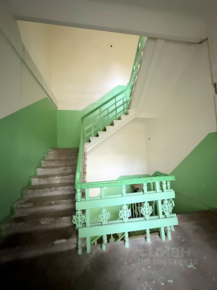Продажа 3-комн квартиры на вторичном рынке Серпухов, улица Дзержинского, 42