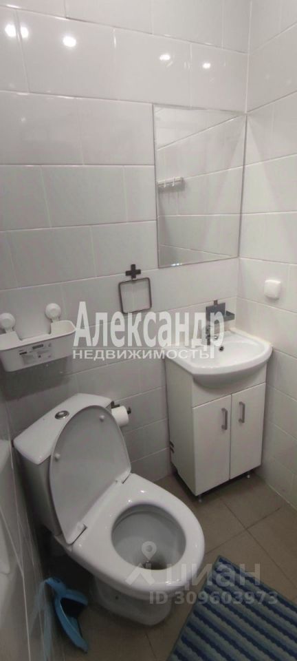 Продажа 3-комн квартиры на вторичном рынке 1-я Советская улица, 12