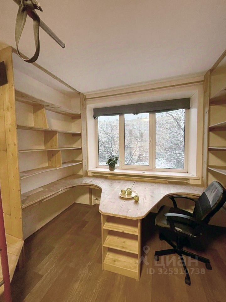 Продажа 3-комн квартиры на вторичном рынке Шлиссельбургский пр-кт,  д. 5К2