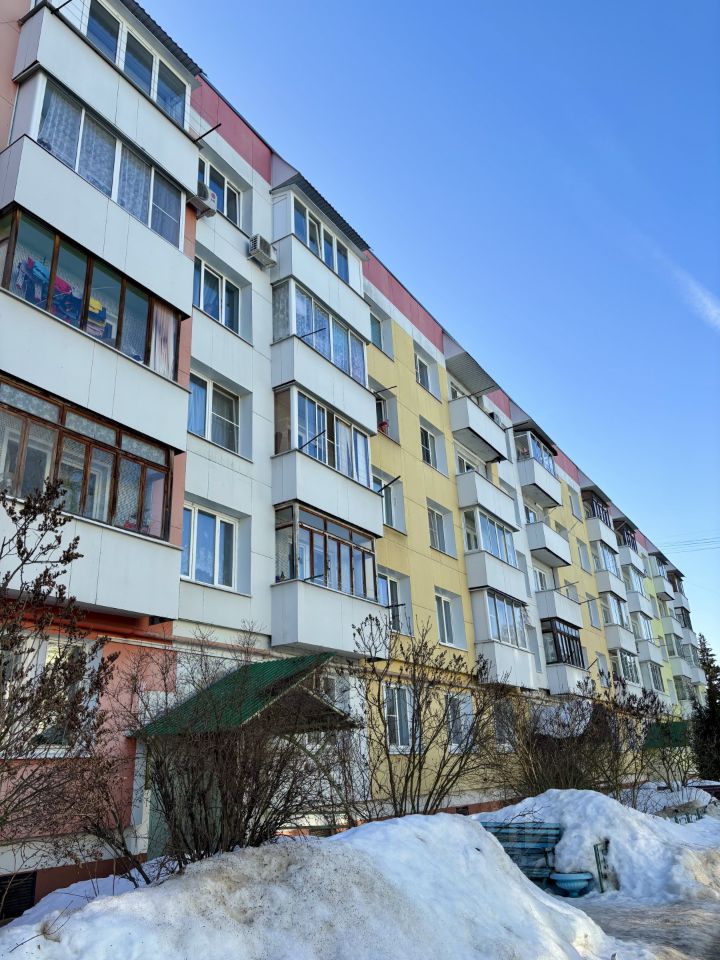 Продажа 2-комн квартиры на вторичном рынке Коломна, улица Ларцевы Поляны, 10