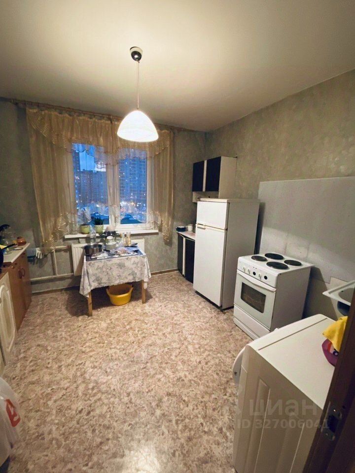 Продажа комнаты Богатырский проспект, 48к1