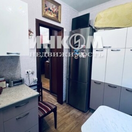 Продажа 2-комн квартиры на вторичном рынке улица Ватутина,  д. 14 к1