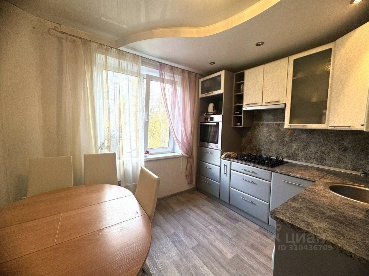 Продажа 2-комн квартиры на вторичном рынке Вырица городской поселок, улица Слуцкая, 11