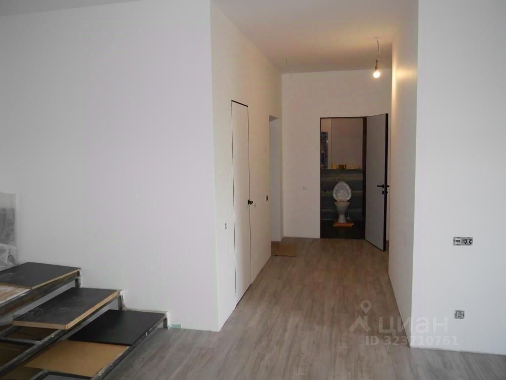 Продажа 6-комн квартиры на вторичном рынке Международный кв-л, Клязьма-Старбеево мкр, улица Береговая, 5