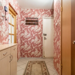 Продажа 1-комн квартиры на вторичном рынке Колпинское шоссе,  д. 49