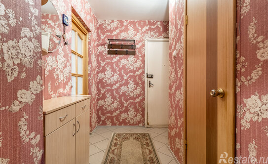 Продажа 1-комн квартиры на вторичном рынке Колпинское шоссе,  д. 49