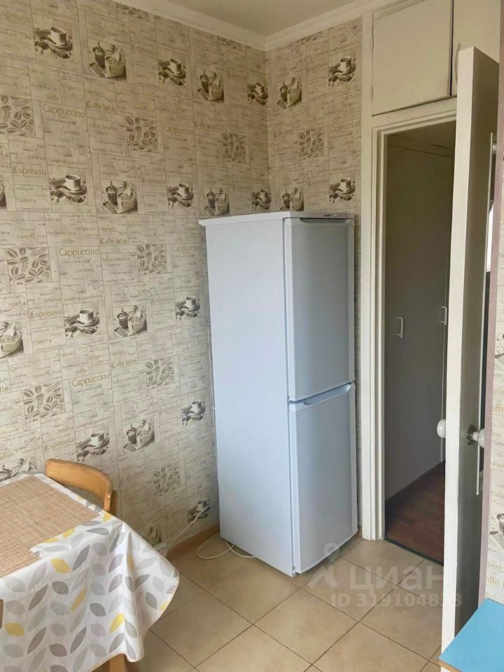 Продажа 2-комн квартиры на вторичном рынке Саянская улица, 7К2