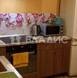 Продажа 2-комн квартиры на вторичном рынке Болотниковская улица,  д. 2 кА