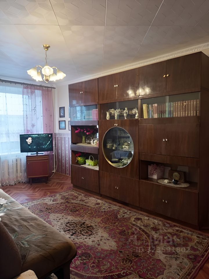 Продажа 2-комн квартиры на вторичном рынке Сланцы, улица Чкалова, 14