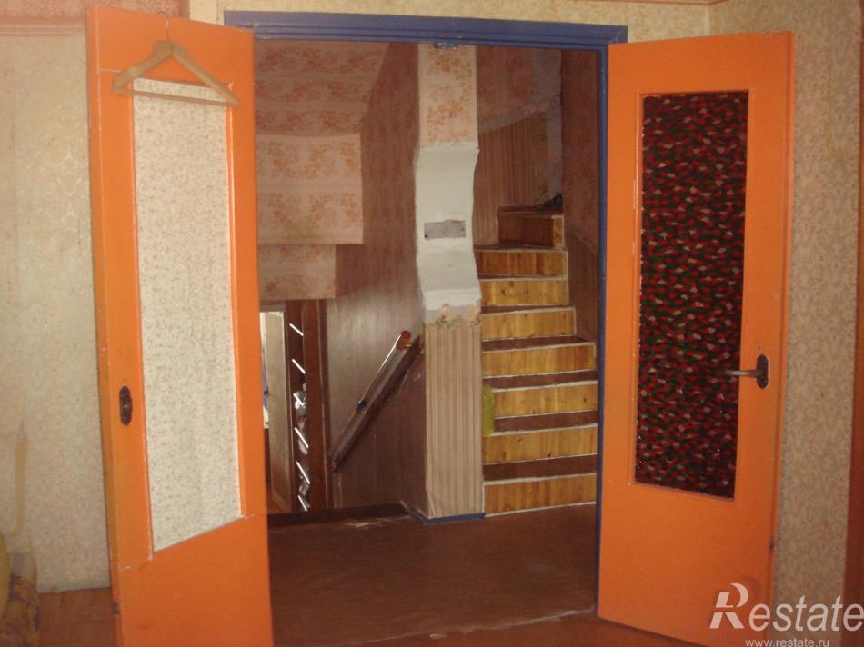 Продажа 2-комн квартиры на вторичном рынке угол между Гатчина г, Гатчинский р-н и 25 Октября пр-кт, Гатчина г, Гатчинский р-н,  д. 63