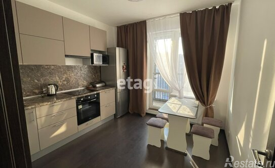 Продажа 2-комн квартиры на вторичном рынке Верхне-Каменская улица,  д. 9 к1