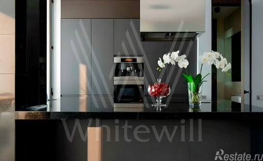 Продажа 4-комн квартиры на вторичном рынке Коробейников переулок,  д. 1