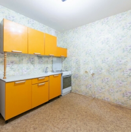 Продажа 1-комн квартиры на вторичном рынке улица Маршала Захарова,  д. 62 к1