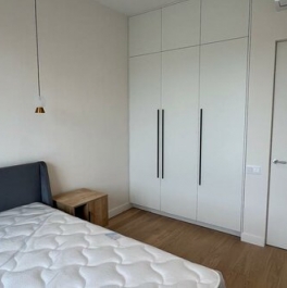 Продажа 2-комн квартиры на вторичном рынке проспект Генерала Дорохова,  д. 39 к2Л