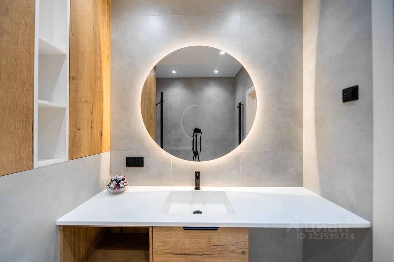 Продажа 2-комн квартиры на вторичном рынке бульвар Головнина, 3к1