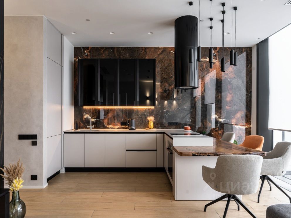 Продажа 2-комн квартиры на вторичном рынке 1-й Красногвардейский проезд, 22с2