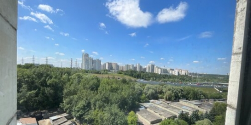 3-комн квартира улица Василия Петушкова,  д. 17