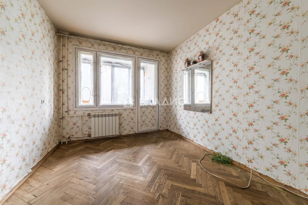 Продажа 3-комн квартиры на вторичном рынке Поликарпова аллея,  д. 5
