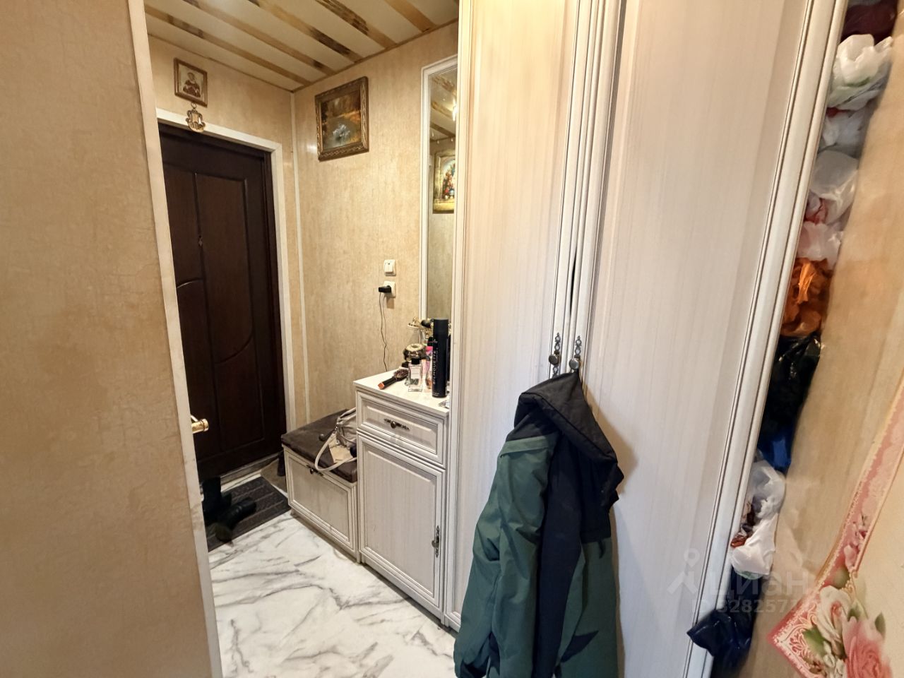 Продажа 1-комн квартиры на вторичном рынке 1-й мкр,  д. 15