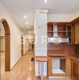 Продажа 4-комн квартиры на вторичном рынке Наставнический переулок,  д. 6