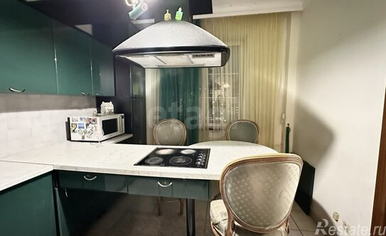 Продажа 4-комн квартиры на вторичном рынке ул Академика Пилюгина,  д. 14,  к. 2